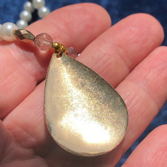 Handcrafted repurpose sparkle teardrop pendant Czech glass Pearl necklace - Picture 8 of 8